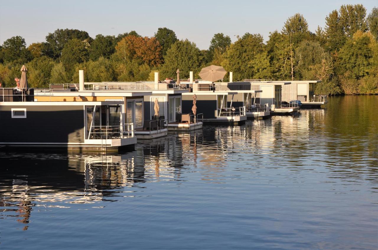 Cozy Floating Boatlodge Het Vrijthof Vakantiehuis