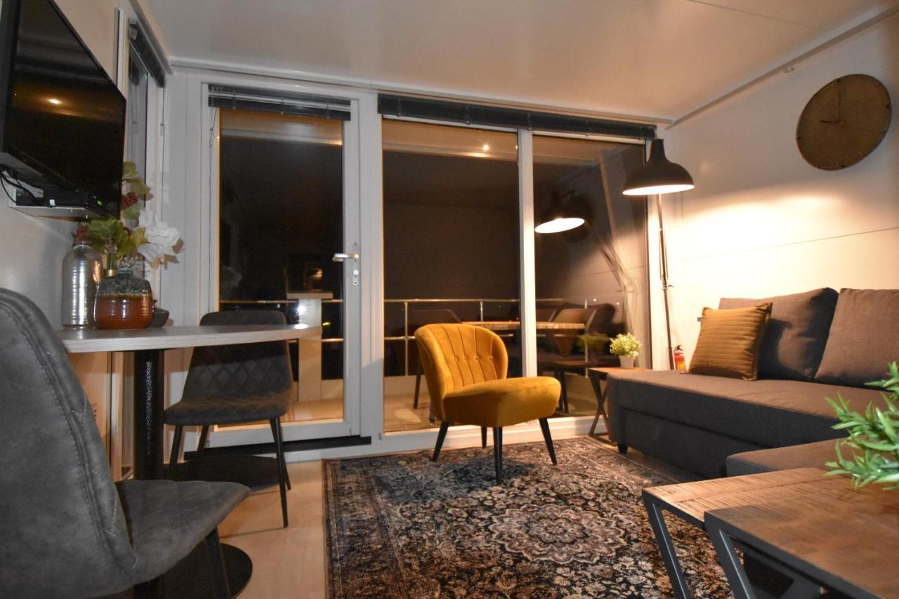 Cozy Floating Boatlodge Het Vrijthof Maastricht